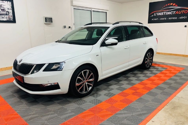 Skoda Octavia Combi 1.6 TDI 116ch + toit panoramique + entretien Skoda + rétroviseurs électriques