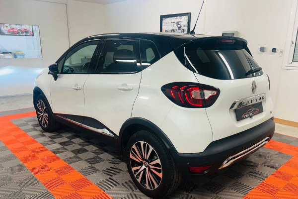 Renault Captur TCe 120 Energy Initiale Paris + PACK BOSE + DÉTECTEUR D'ANGLES MORTS + SIÈGES CHAUFFANTS