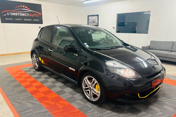 Renault Clio III RS 2.0 16V 203 Renault Sport + KIT DISTRI OK + CLIM AUTO + SUIVI COMPLET