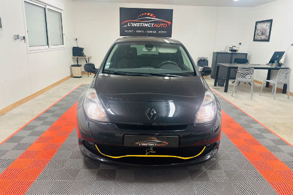 Renault Clio III RS 2.0 16V 203 Renault Sport + KIT DISTRI OK + CLIM AUTO + SUIVI COMPLET