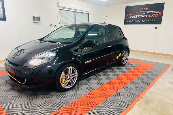 Renault Clio III RS 2.0 16V 203 Renault Sport + KIT DISTRI OK + CLIM AUTO + SUIVI COMPLET