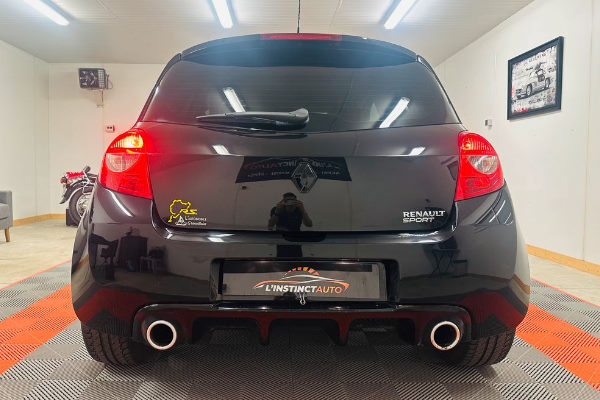 Renault Clio III RS 2.0 16V 203 Renault Sport + KIT DISTRI OK + CLIM AUTO + SUIVI COMPLET